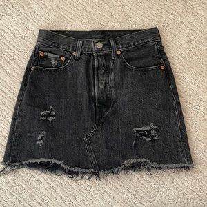 Levi’s black jean skirt never worn size 24